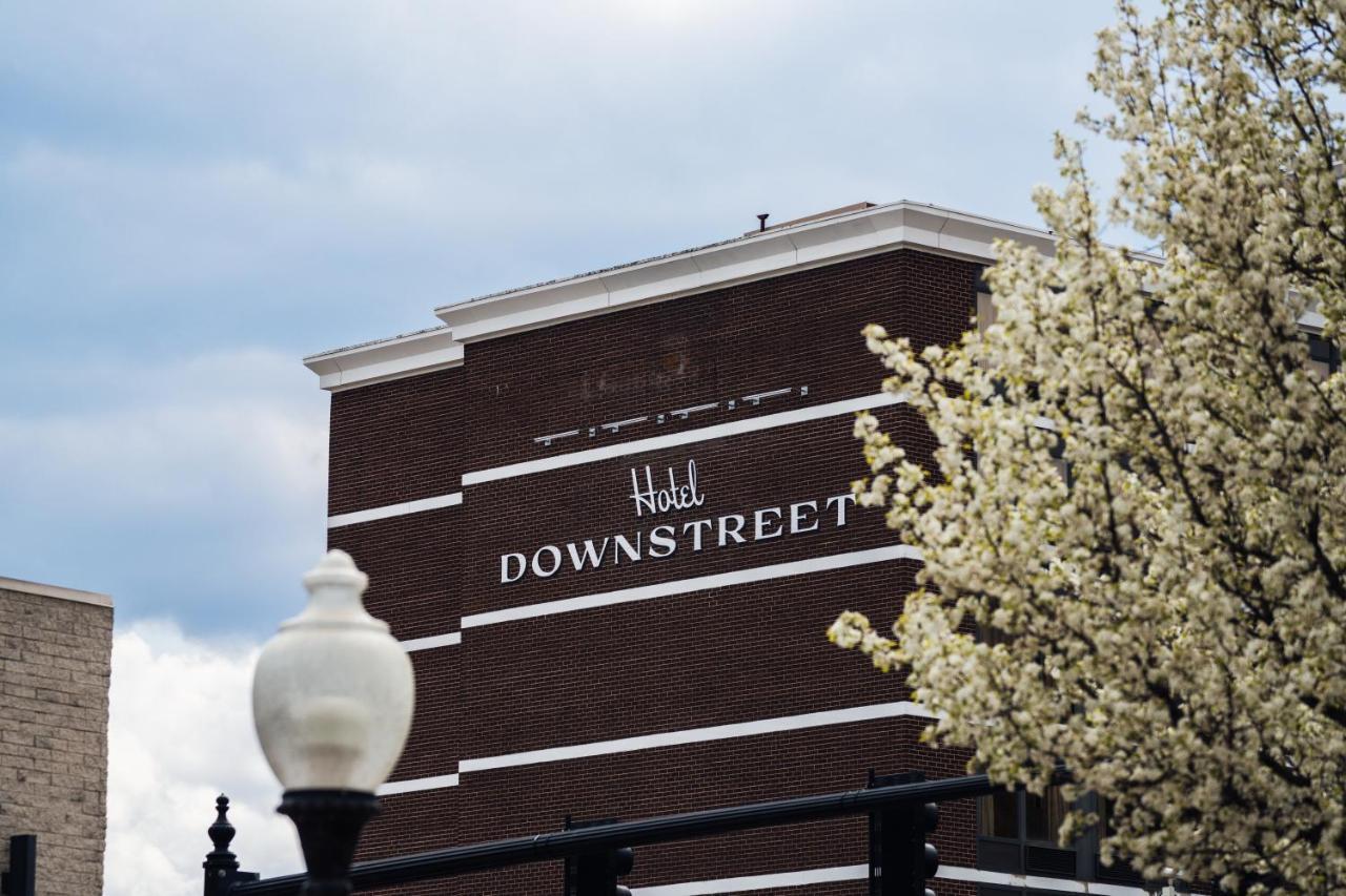 Hotel Downstreet North Adams Buitenkant foto